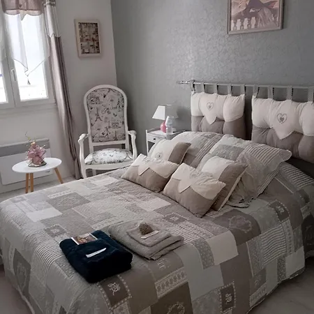 La Maison Rose 2 Chambres Avec Lit Pour 2 Personnes Et 2 Salles De Bains Nevers Esterno foto