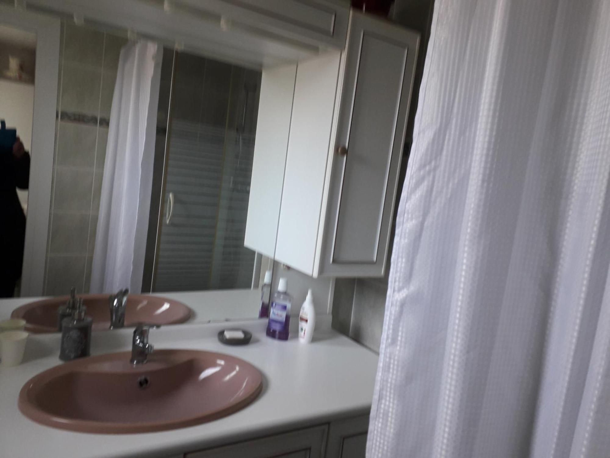 Homestay La Maison Rose 2 Avec Lit Pour 2 Personnes Et 2 Salles De Bains Nevers